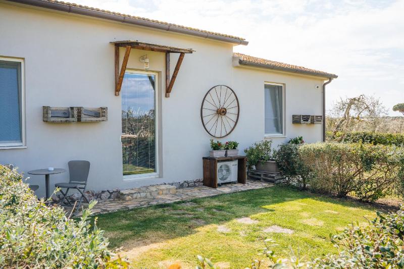 Superior Double Room with Private Garden image 2
