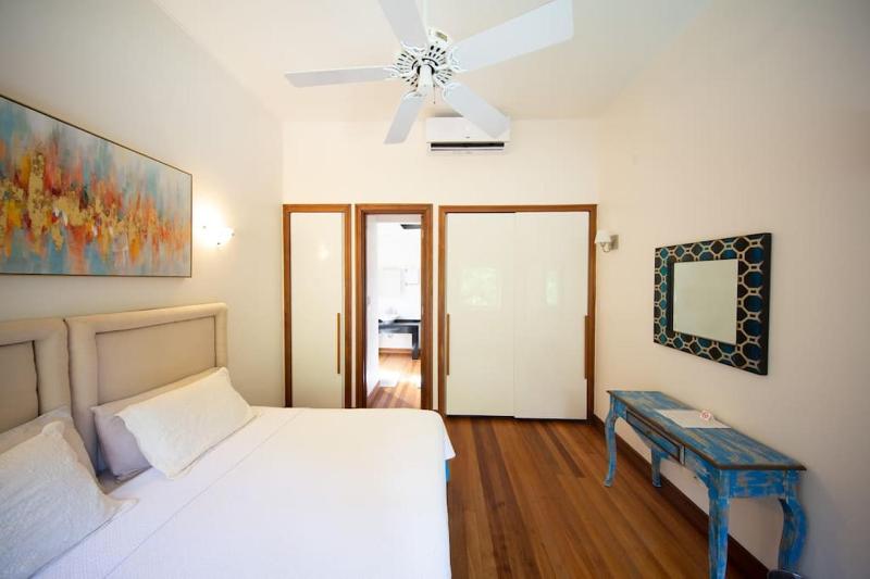 Private Villa with Pool Limegrove St James Near Beach - image 4