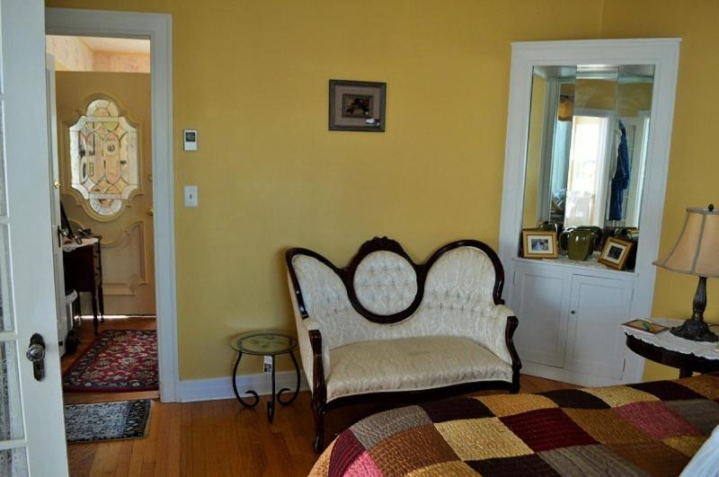 Deluxe Suite with Spa Bath image 2
