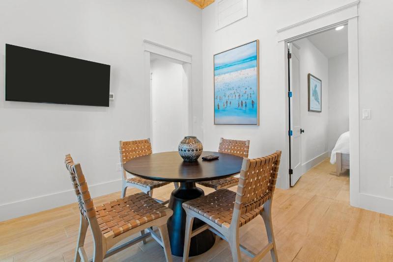Seaside East 12 Bdrm 115 Bath Private Pools Sleeps 36 - image 4