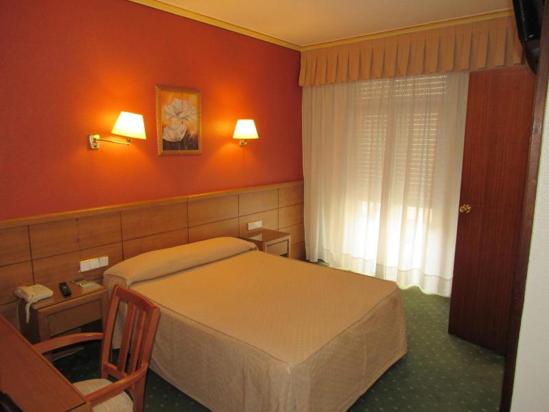 Deluxe Double Room image 3