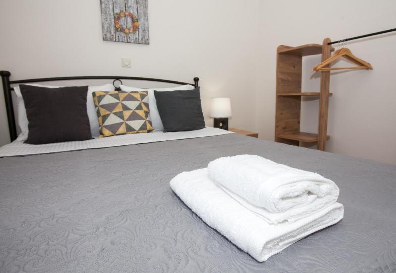 Single Room with Balcony image 4