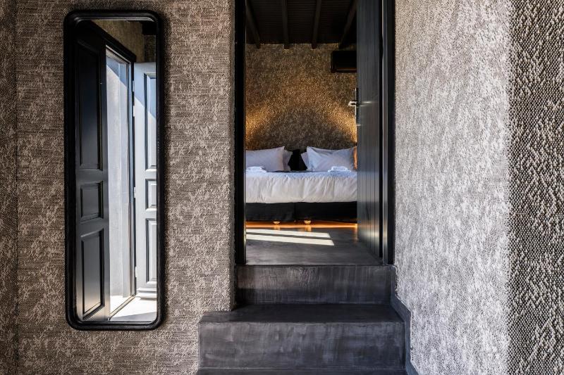 Deluxe Double Room with Balcony and Sea View image 4