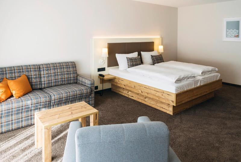 Deluxe Double Room image 3