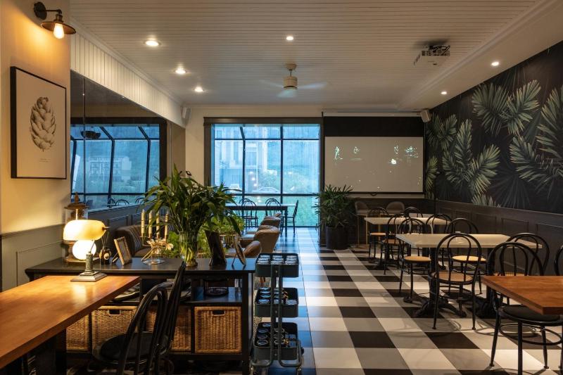 Noir Home - image 16