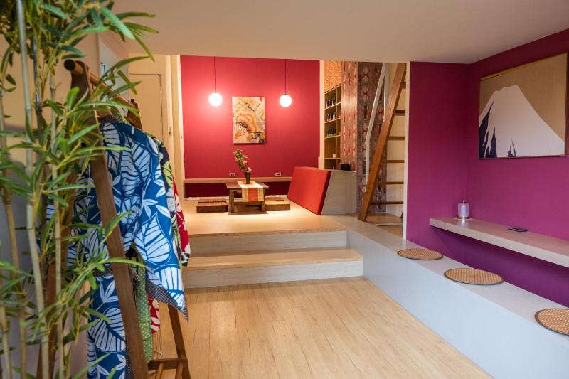 Noir Home - image 7