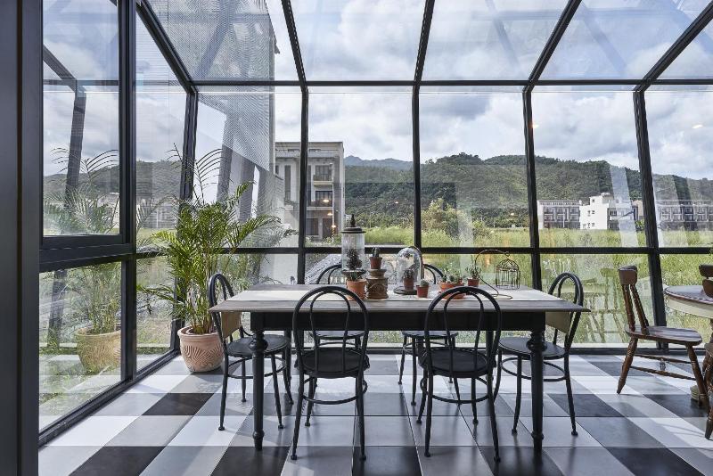 Noir Home - image 41