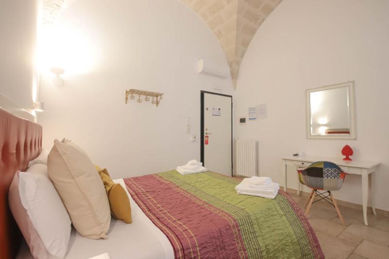 Double Room with Extra Bed image 3