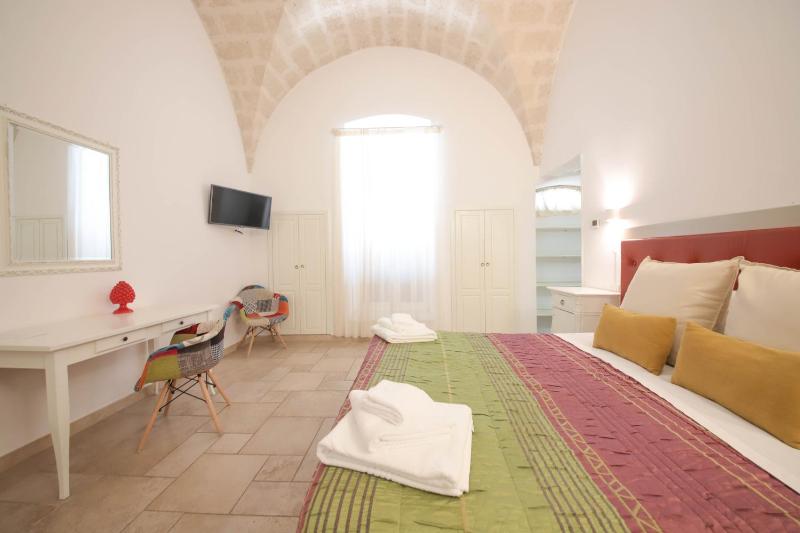 Double Room with Extra Bed image 4