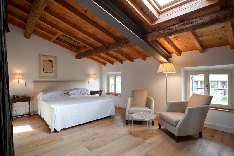 Studio Apartment image 1