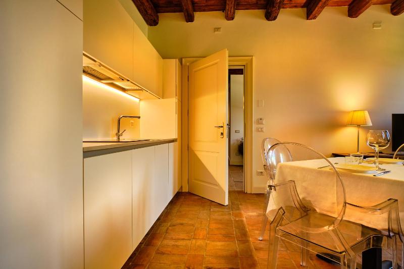 One-Bedroom Apartment image 3