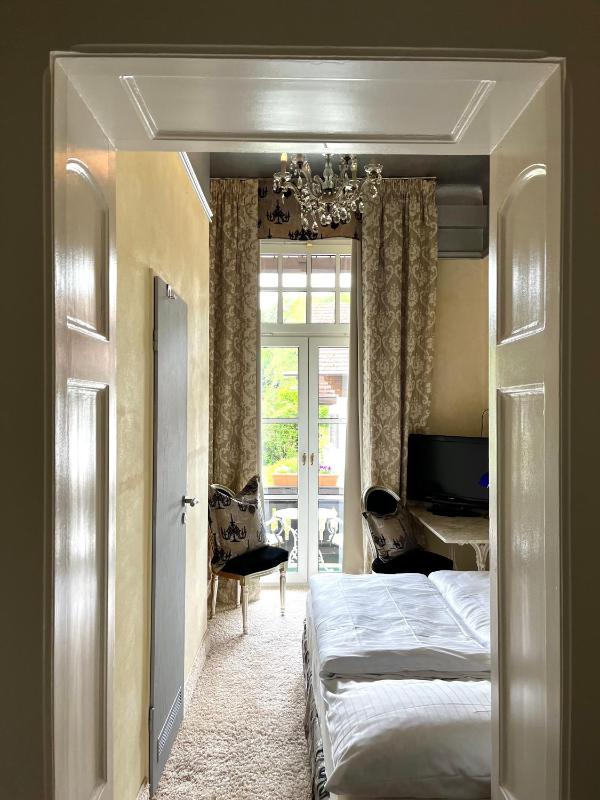 Single Room image 4