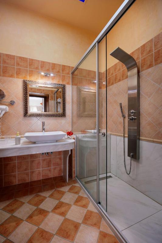 Junior Suite (2 Adults) image 4