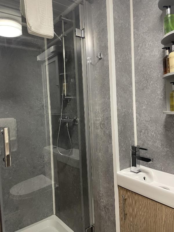Double Room with Private Bathroom image 3
