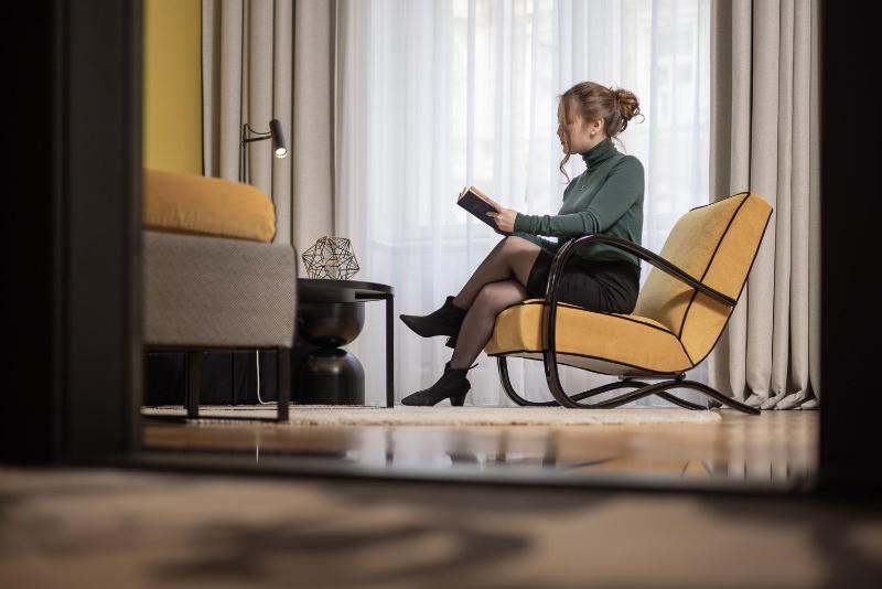 Kafka Suite with One King Bed and Sofa - City View image 4