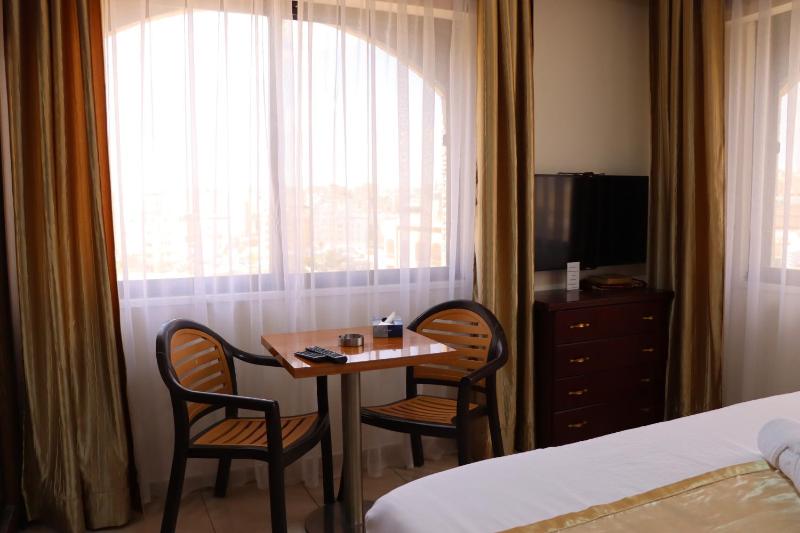 Deluxe Double Room image 4