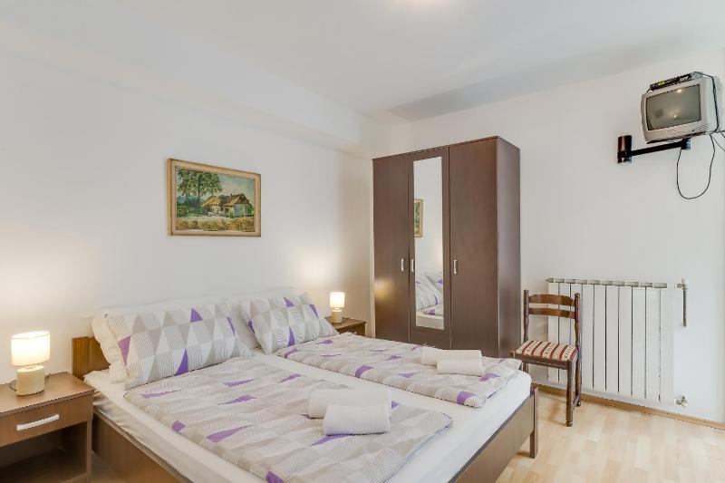 Studio Apartment image 1