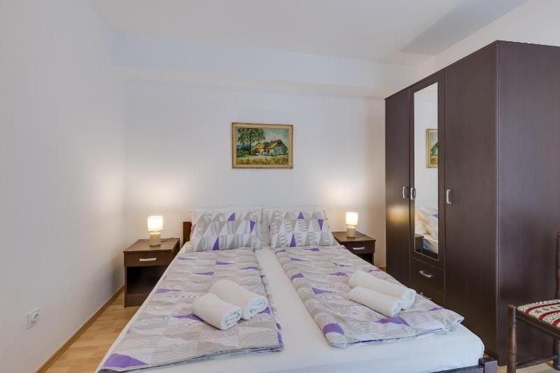 Studio Apartment image 4