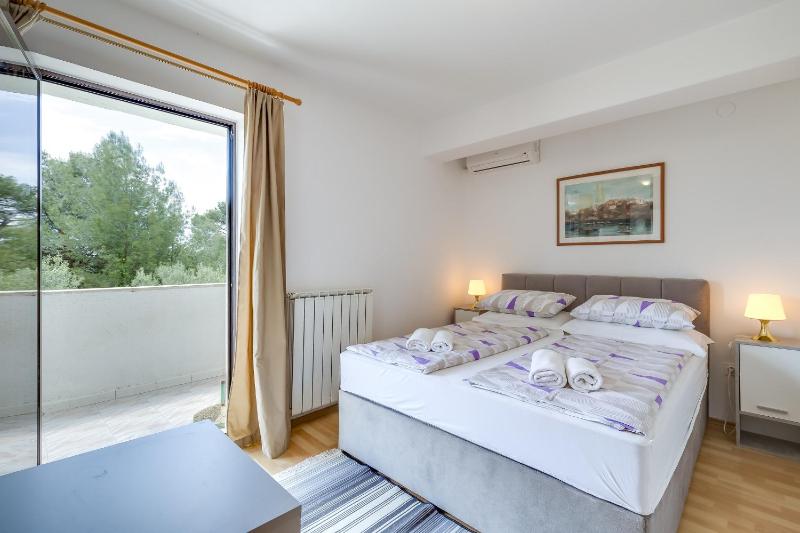 Apartment with Garden View image 1