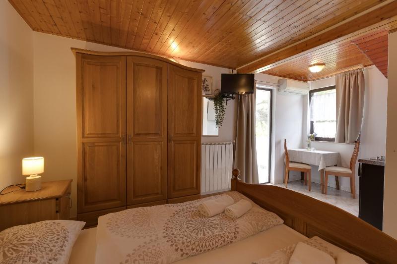 Apartment image 4