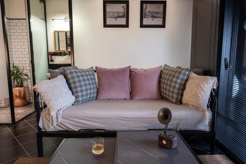 Noir Home - image 18