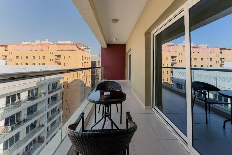 One-Bedroom Apartment with Balcony image 3