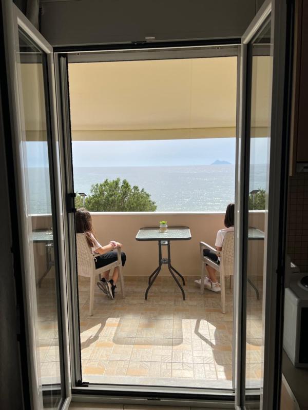 Double Room with Balcony and Sea View image 2