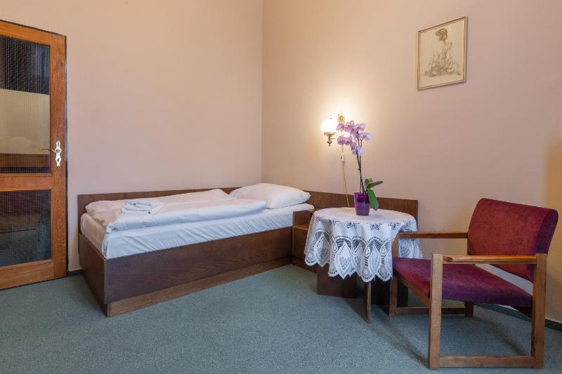 Single Room image 3