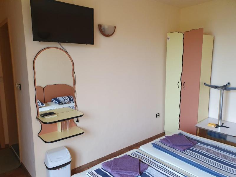 Double or Twin Room with Sea View image 3