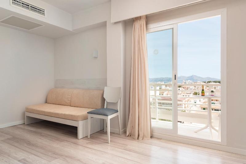 Superior Family Room image 4