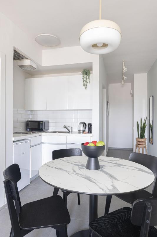Bauhaus Boutique by TLV2RENT - image 14