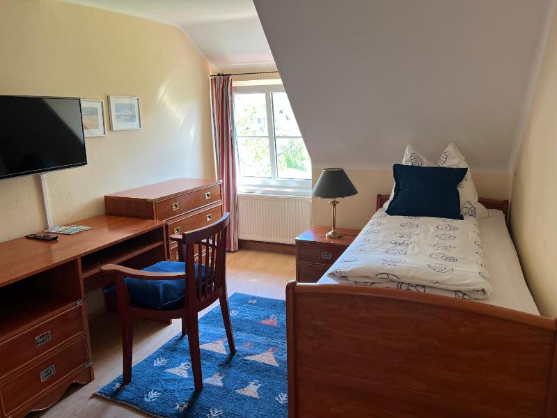Single Room image 3