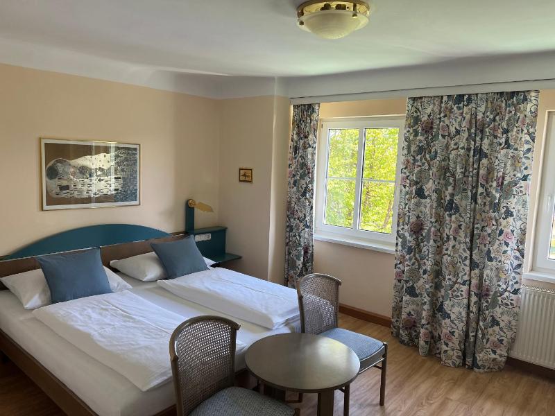 Double Room image 1