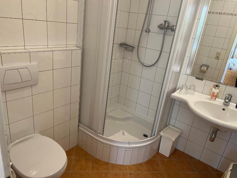 Double Room image 3