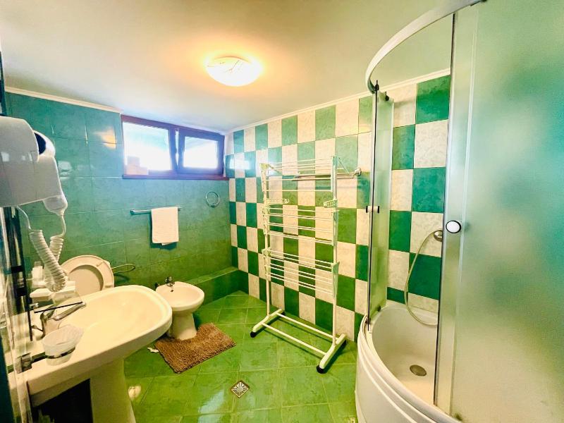 Deluxe Triple Room with River View image 2