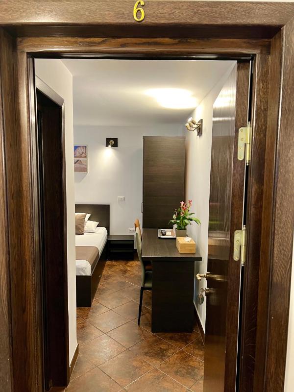 Budget Double Room image 3