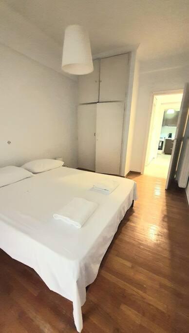 One-Bedroom Apartment image 1