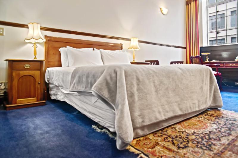 Classic Double Room image 1