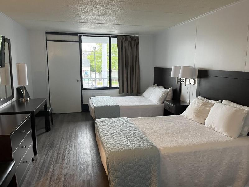Standard Double Room with Balcony image 1