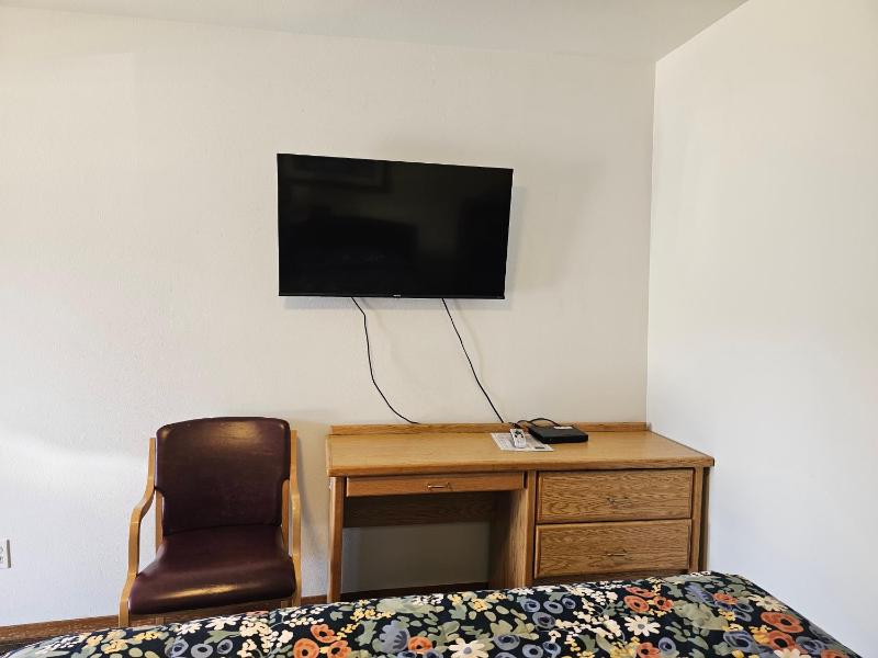 Queen Room image 4