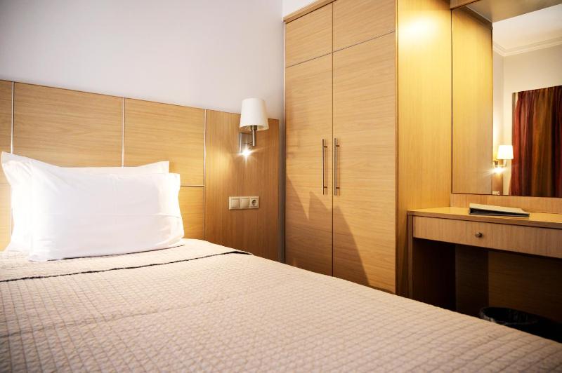 Single Room image 3