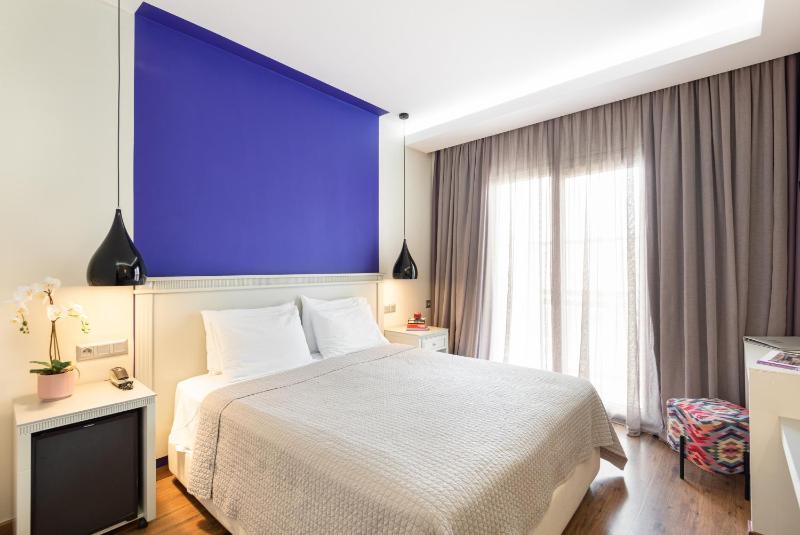 Twin Room image 3