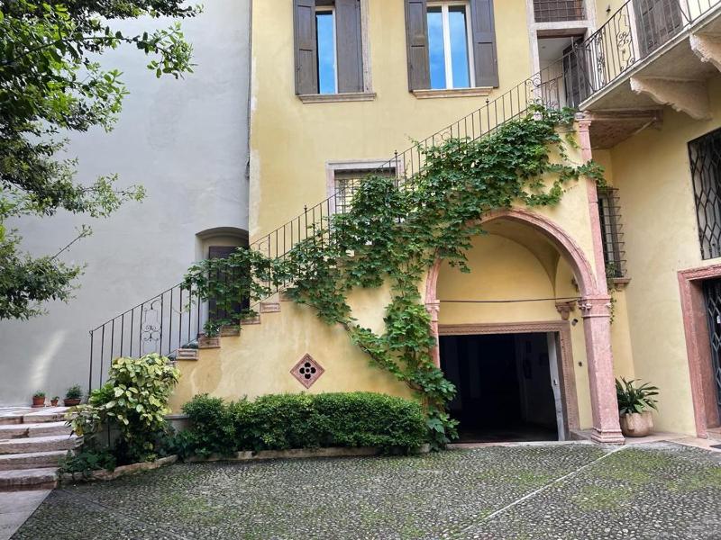 Deluxe Apartment image 3