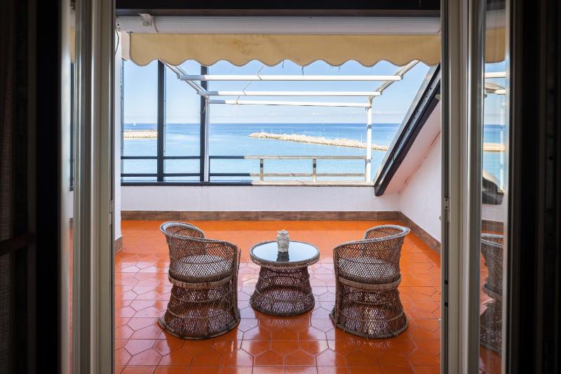 Deluxe Villa image 4