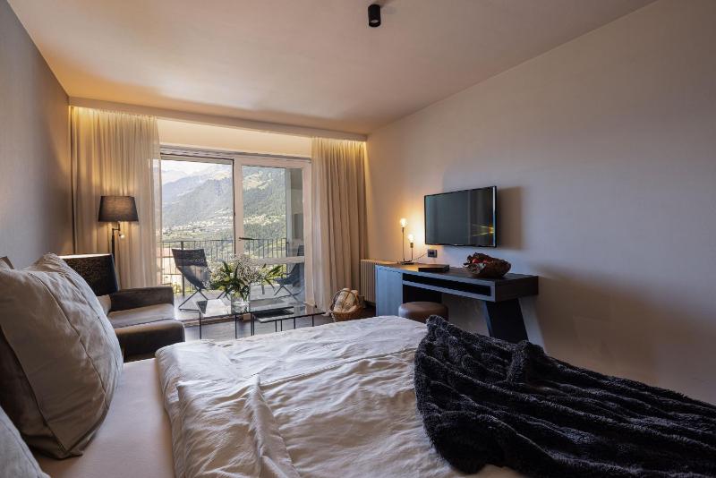 Superior Double Room image 3