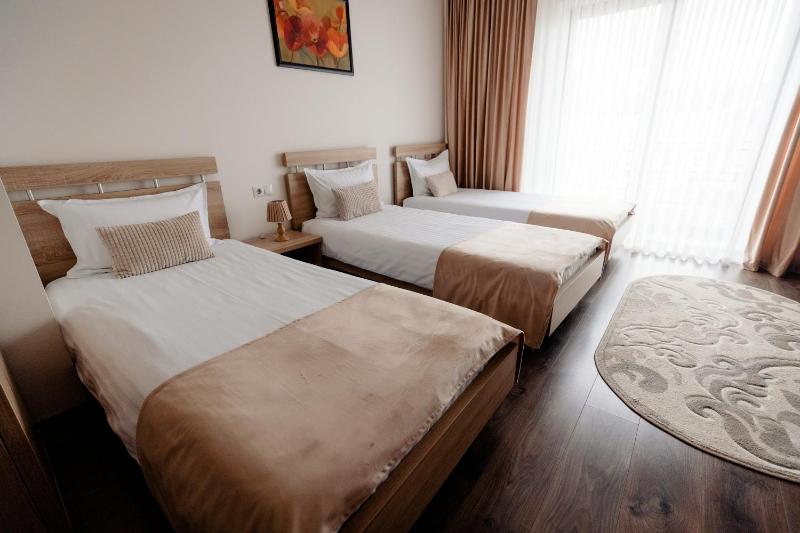 Triple Room image 2