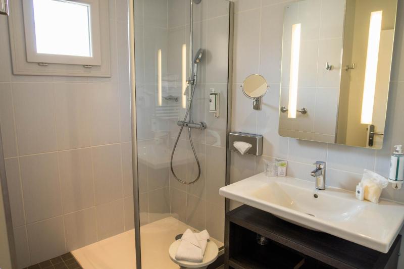 Double/twin Room with Mountain View and Balcony image 4