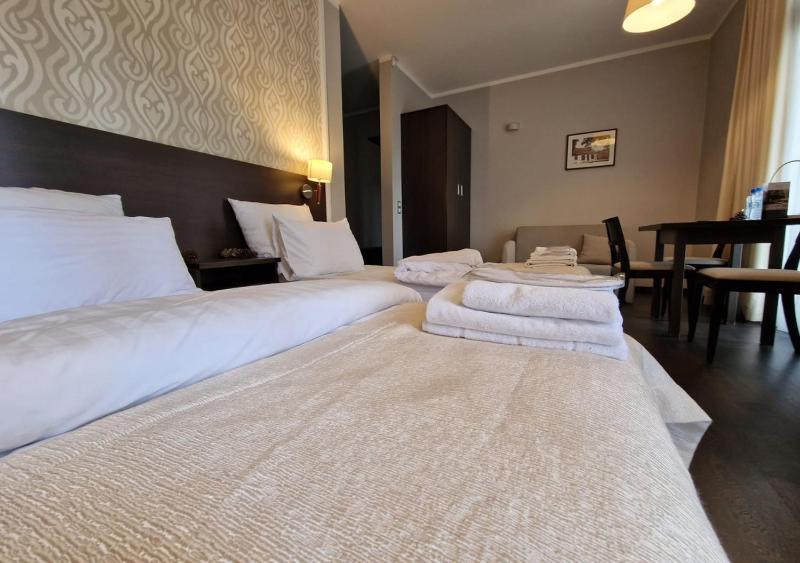 Double Room image 4