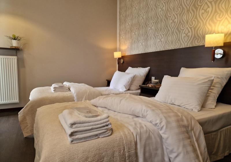 Double Room image 2