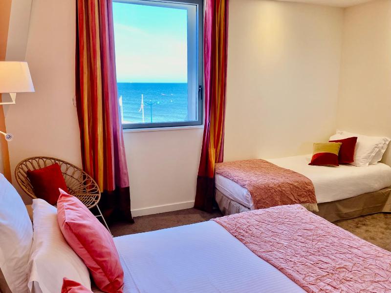 Family Room with Sea View image 1